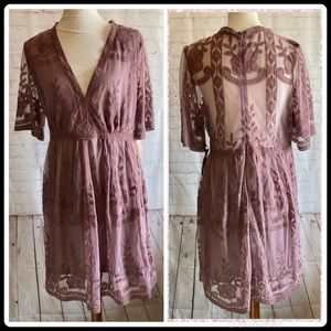 🐚NWT Haute Monde Large Light My Fire Mauve Lace Mini Dress